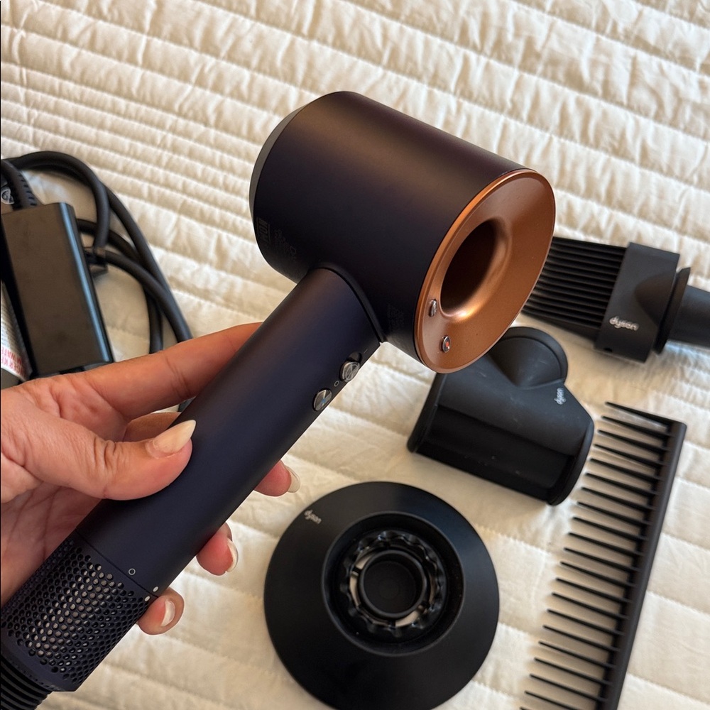 Dyson blue/copper special edition Hair Dryer 💙 - Picture 5 of 6